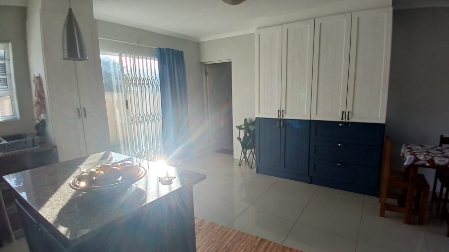 To Let 3 Bedroom Property for Rent in Parsonsvlei Eastern Cape